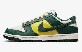 Nike Dunk Low SE Noble Green (W)