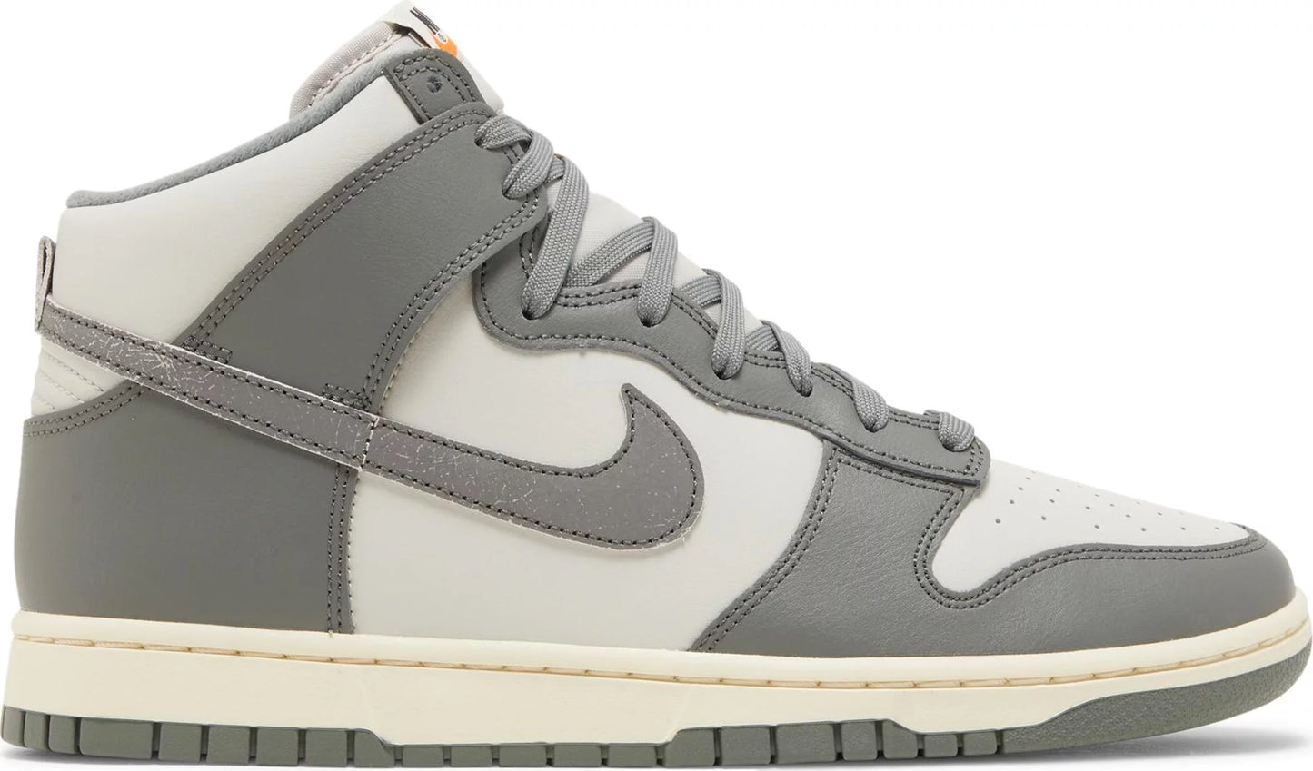 Nike Dunk High SE Light Bone- DM1028 001